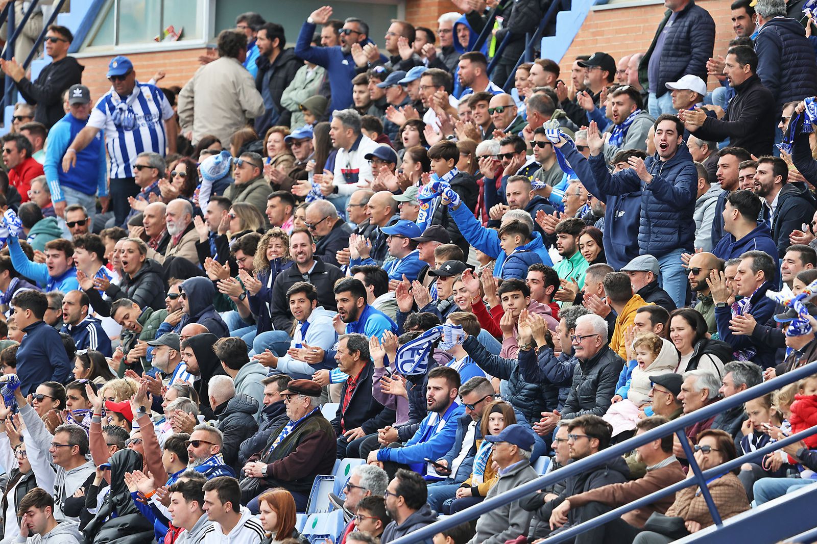 Ambiente en las gradas del Recreativo de Huelva vs AD Ceuta FC