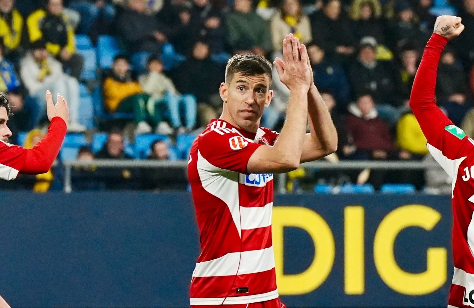 Rubén Alcaraz pide perdón a la afición del Cádiz.