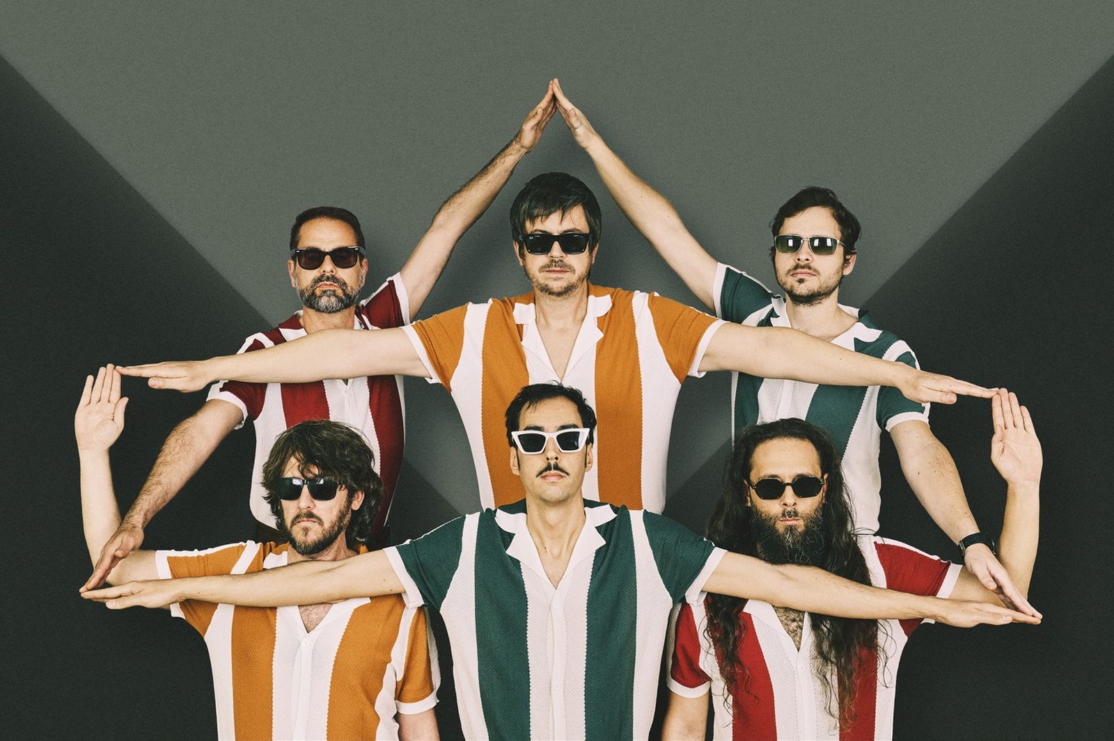 Garage tropical y mucho cachondeo son las claves de la discografía de Los Mejillones Tigre.