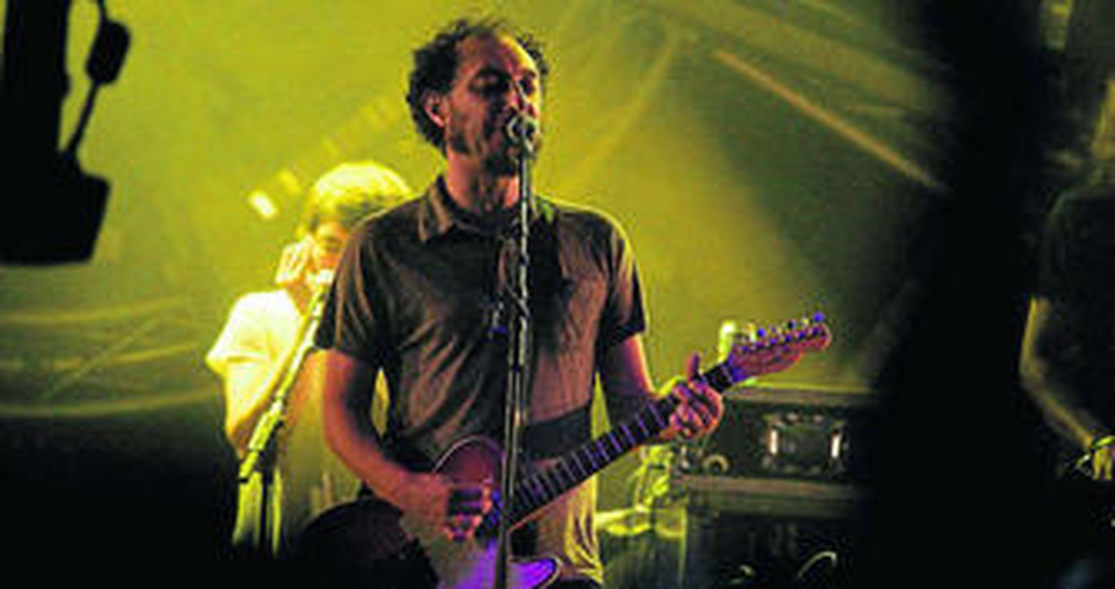Juan Rodríguez, J, cantante de Los Planetas, durante su actuación en el Festival de Benicàssim de 2009.