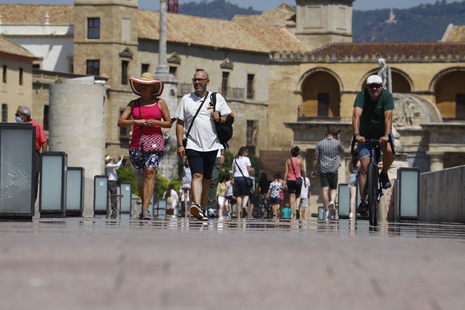 Un domingo en Córdoba en alerta naranja por calor, en imágenes