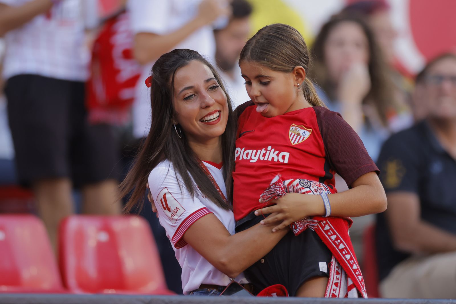 Búscate en las fotos del Sevilla-Almería