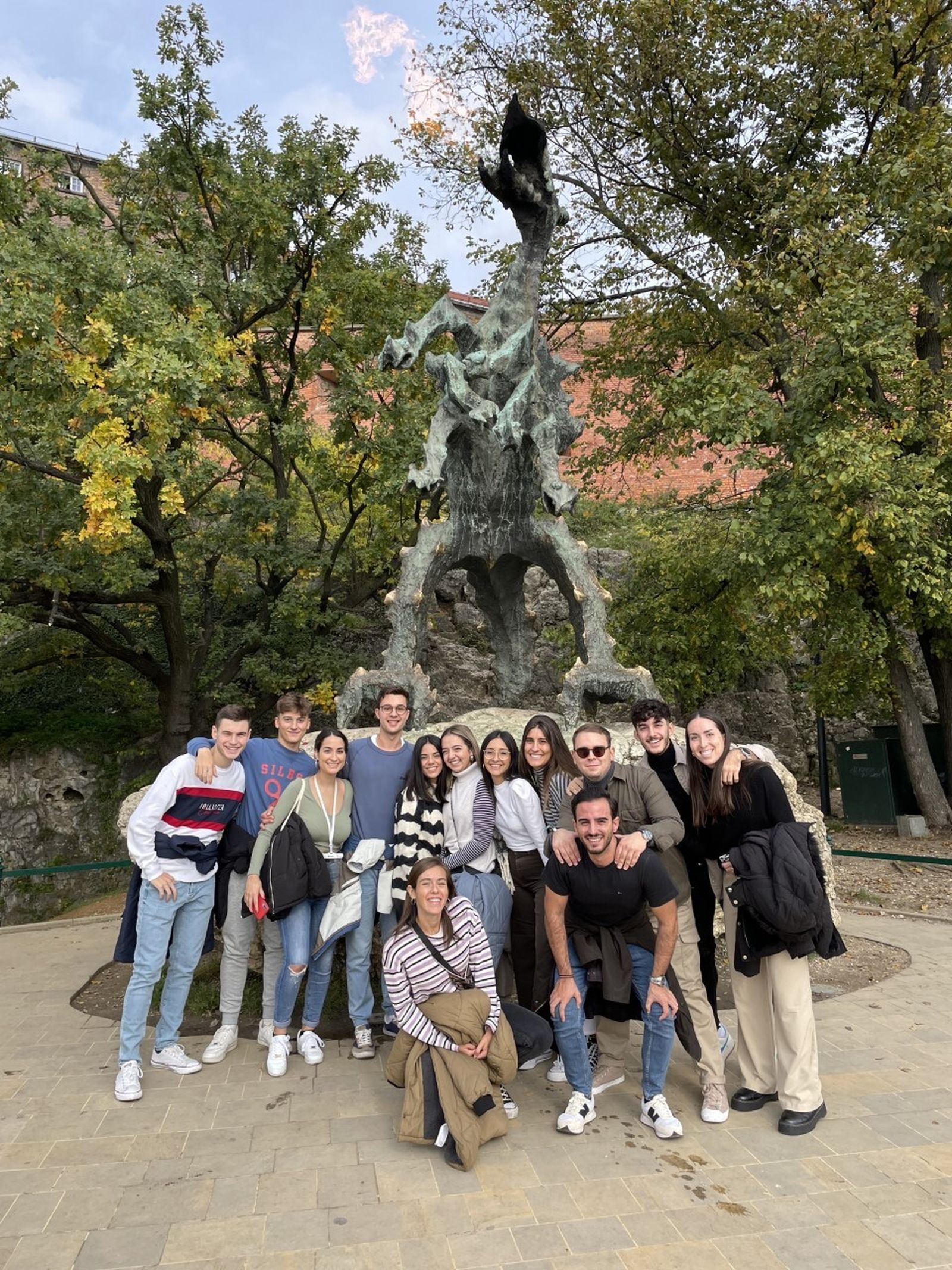 Jose Carlos Bejines Cruz, estudiante de la UPO, junto con varios de sus compañeros en Polonia.