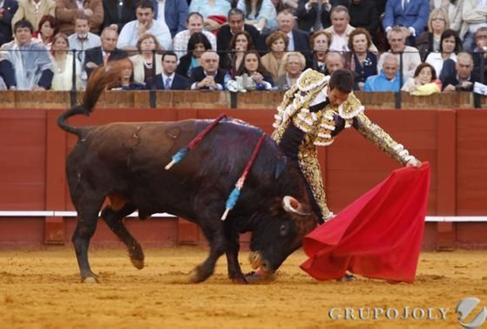 Manzanares cierra la corrida del Domingo de Resurrección.

Foto: Juan Carlos Muñoz