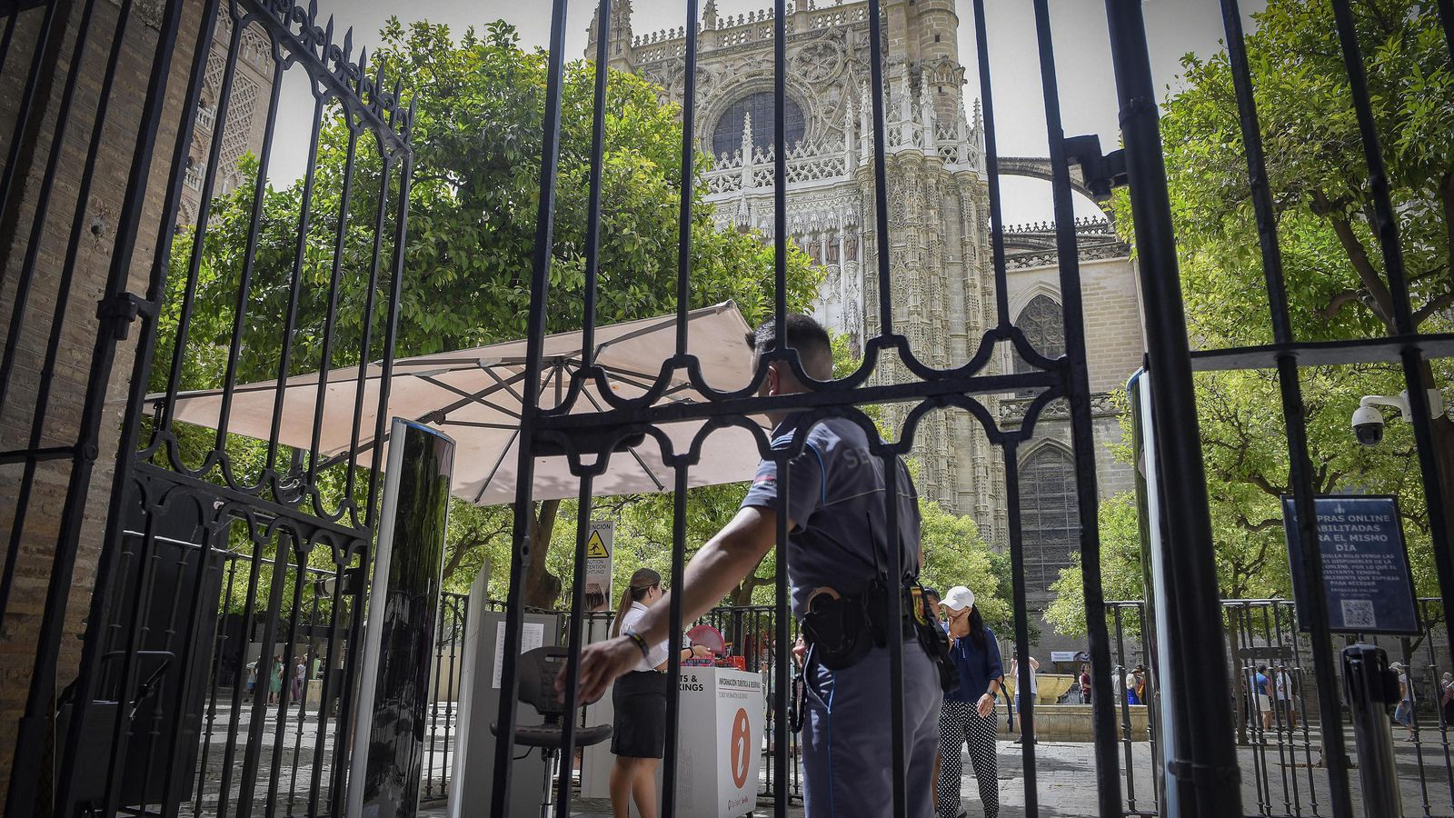 El Patio de los Naranjos de la Catedral de Sevilla.
