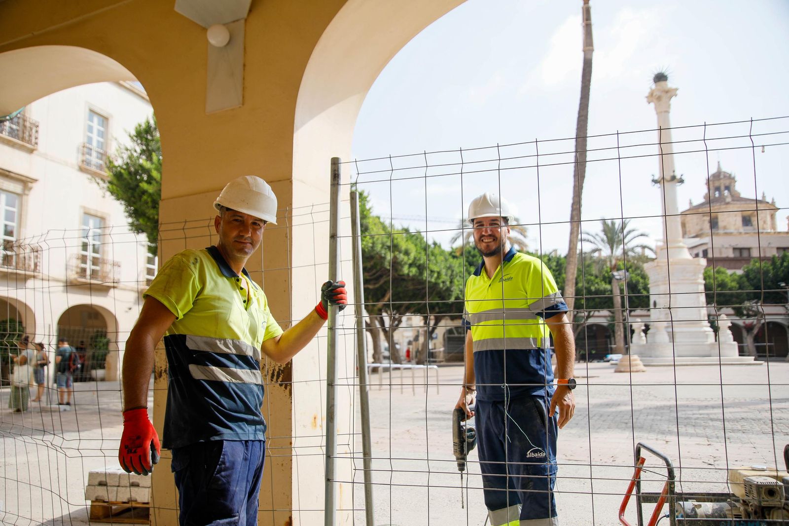 Las imágenes del inicio de las obras en la Plaza Vieja de Almería