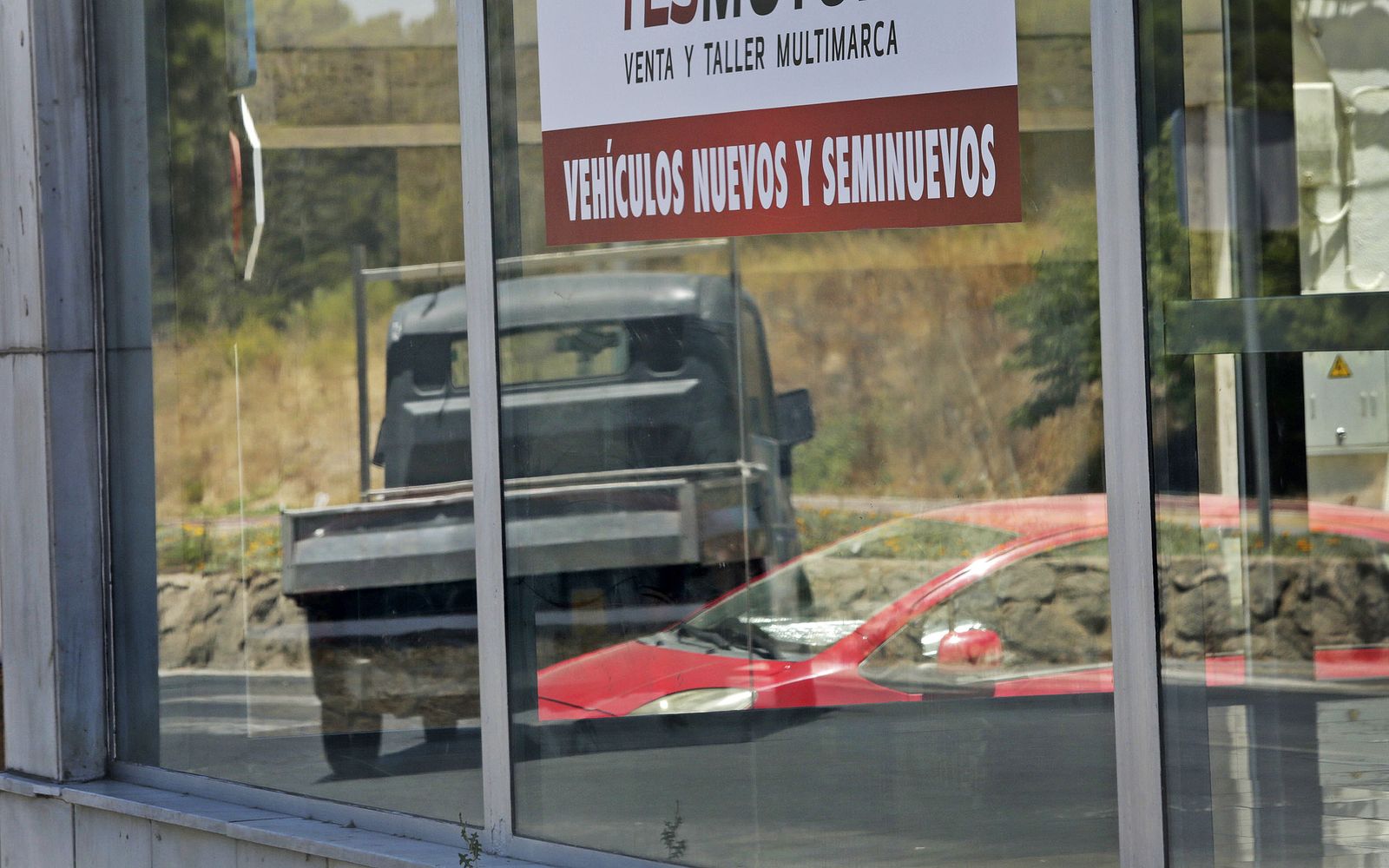 Escaparate de un concesionario de automóviles de la provincia de Cádiz.