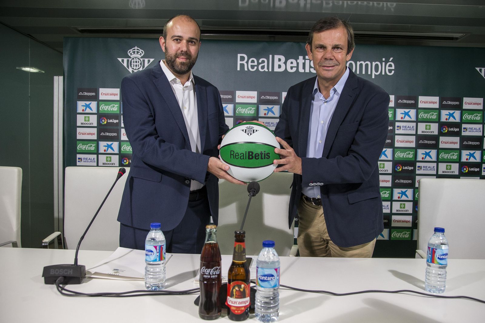 Miguel Ángel  Jiménez y Juanma Rodríguez posan juntos.