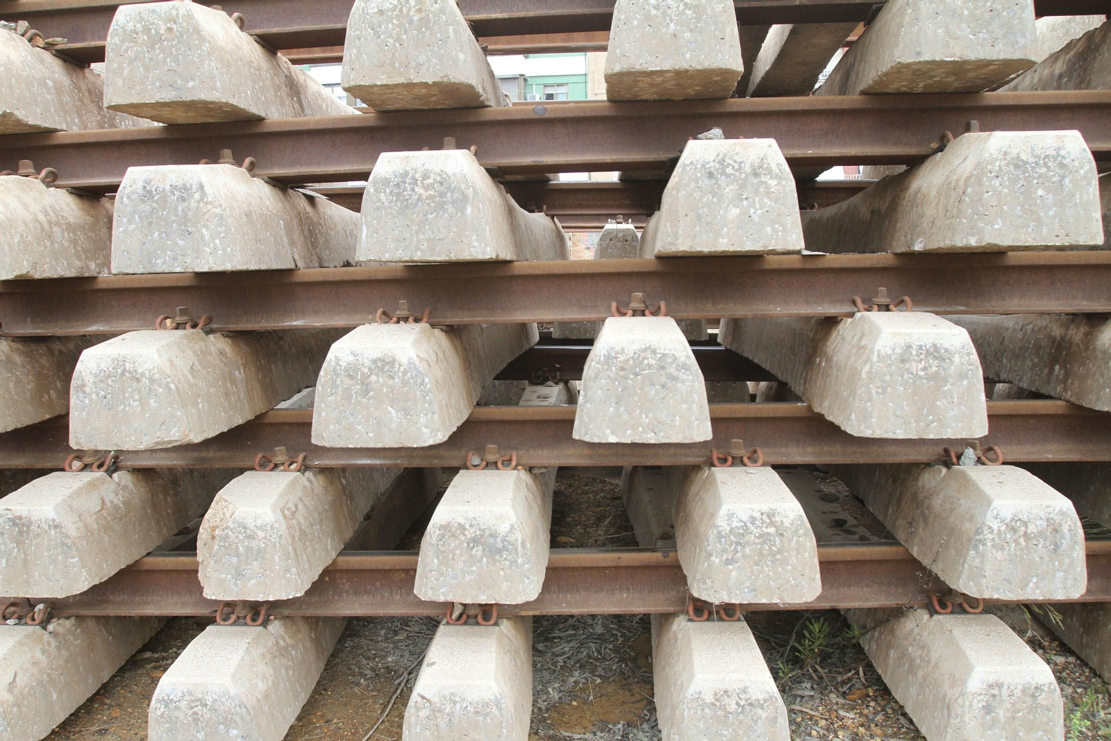 Los últimos preparativos de la estación de tren, en imágenes