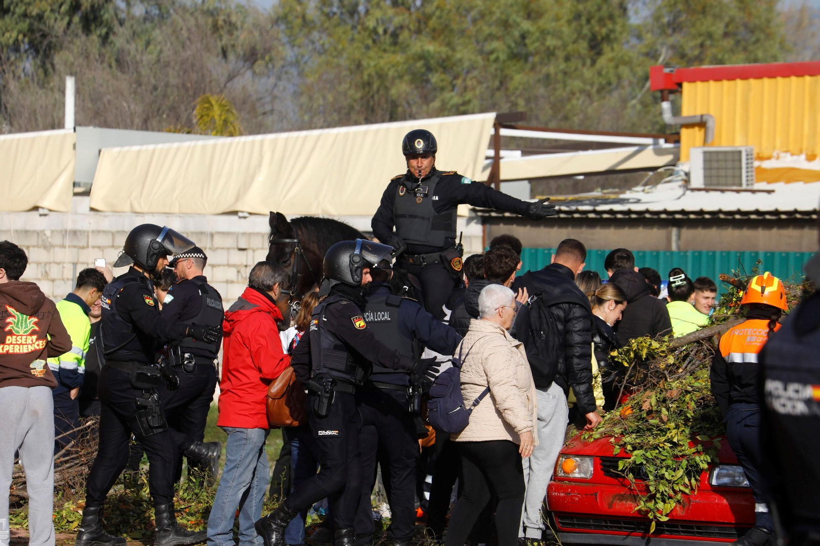 El simulacro de actuación ante una explosión en la Feria de Córdoba, en imágenes