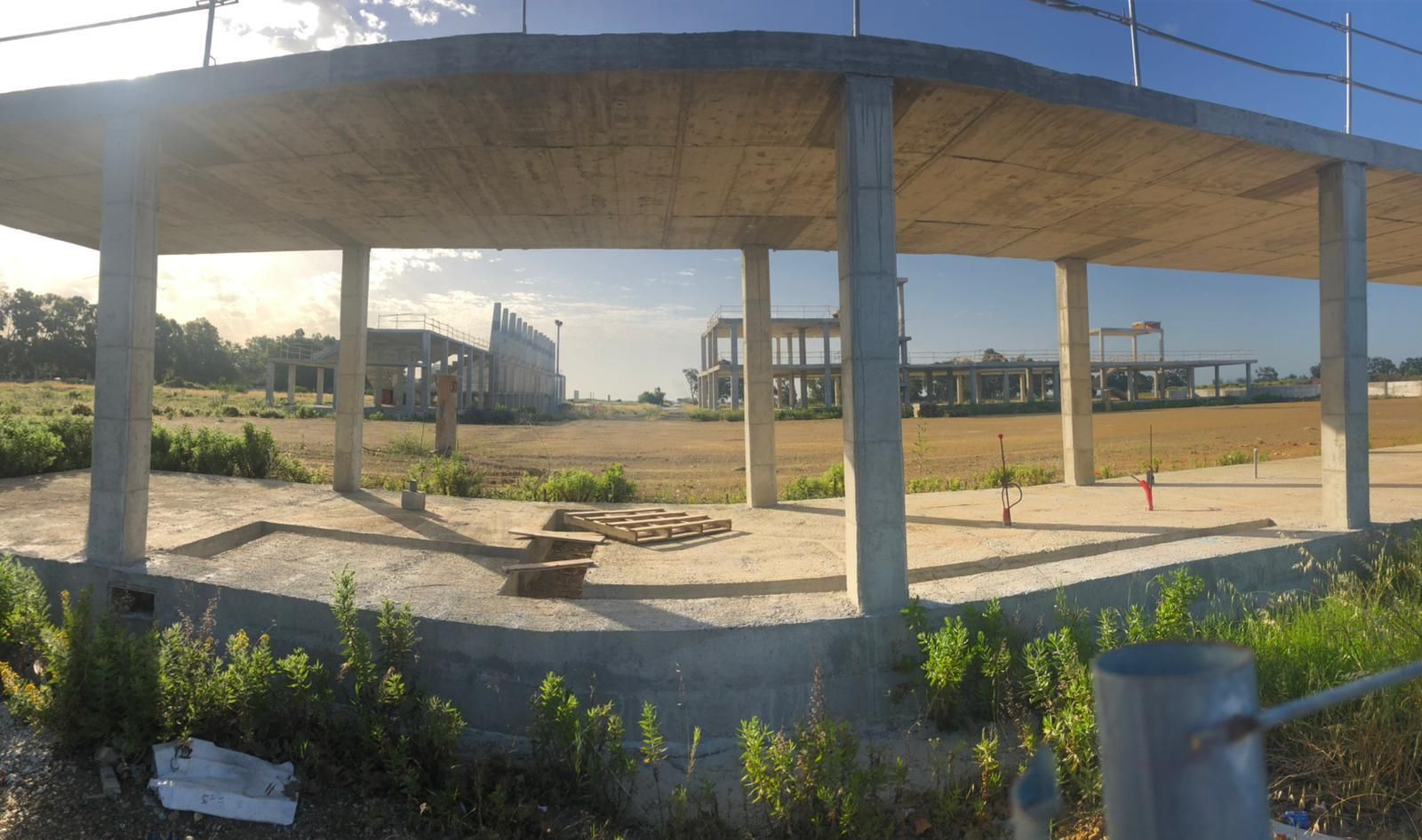 Las obras abandonadas de La Academia del Málaga en Arraijanal