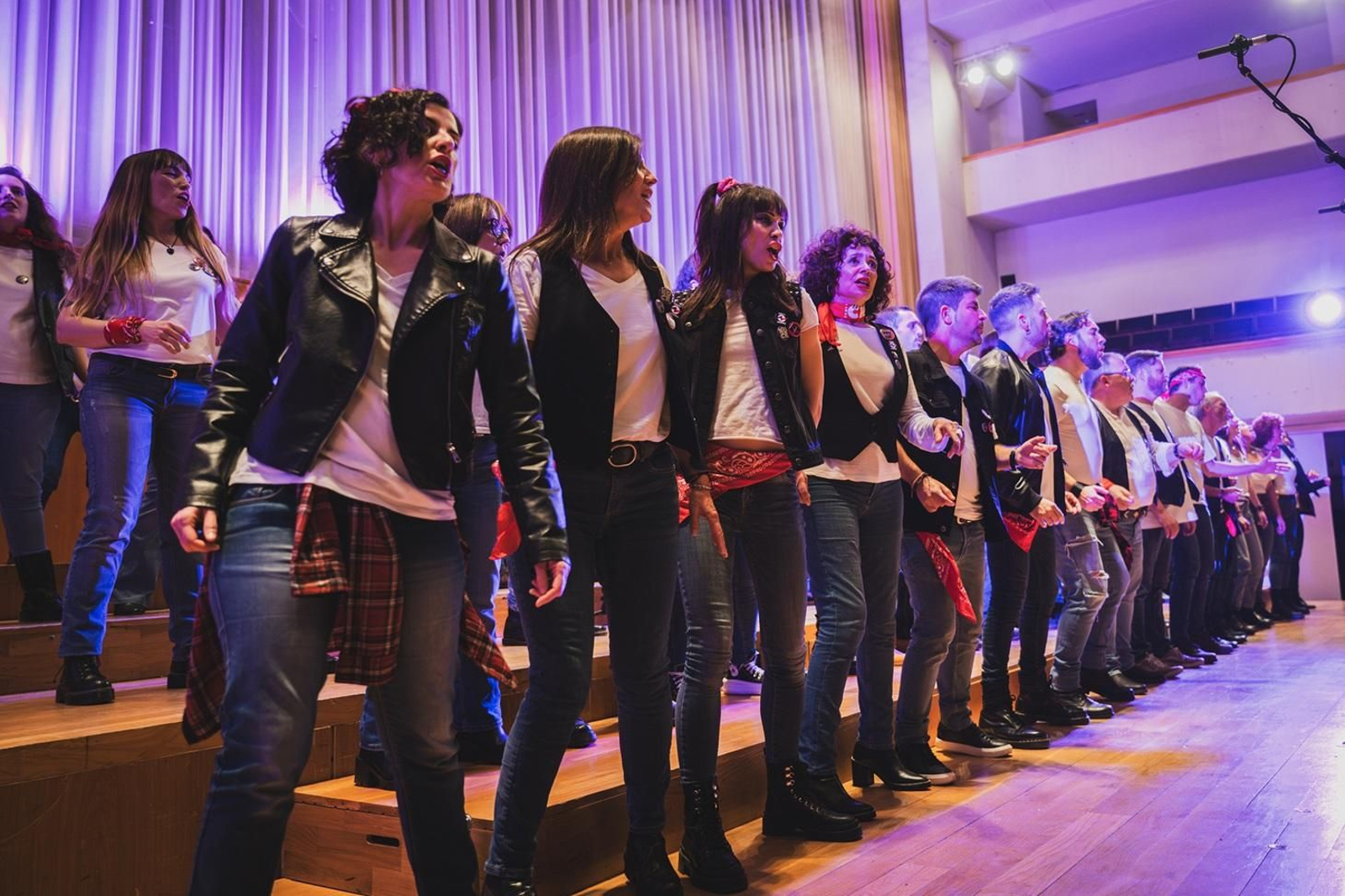 Las voces de Jaén y Granada se unen el sábado en la Plaza de Santa María para ofrecer un concierto con temas míticos de la historia del rock.