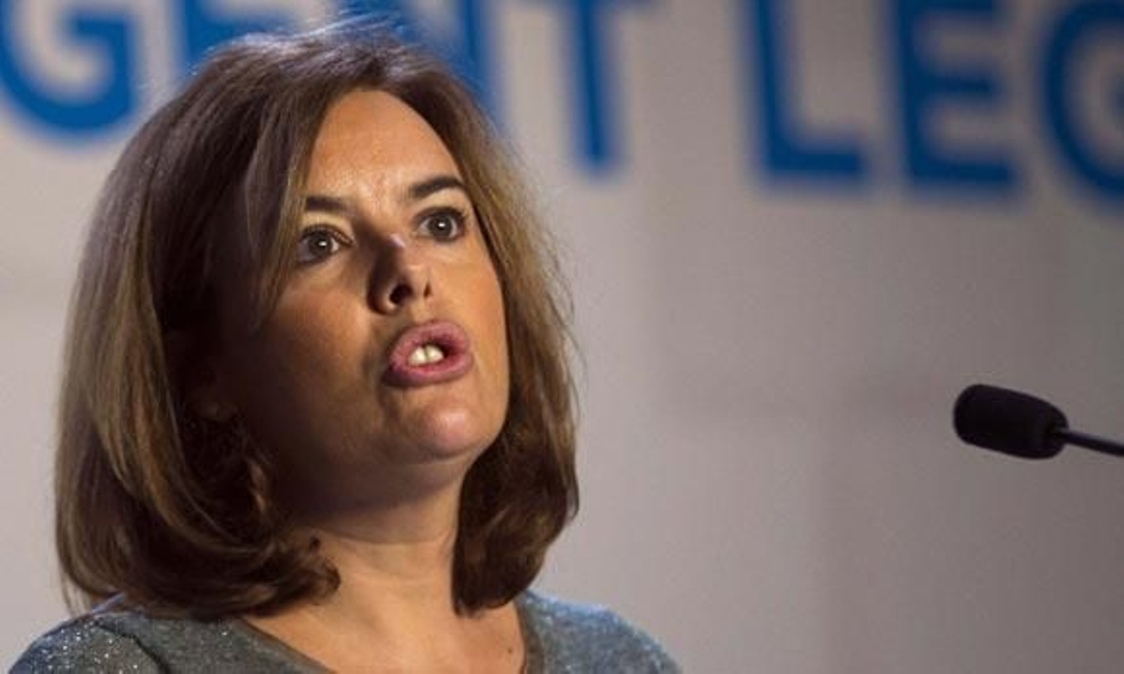 Santamaría pide "no perderse en otros caminos" ahora que España "sale de la crisis"