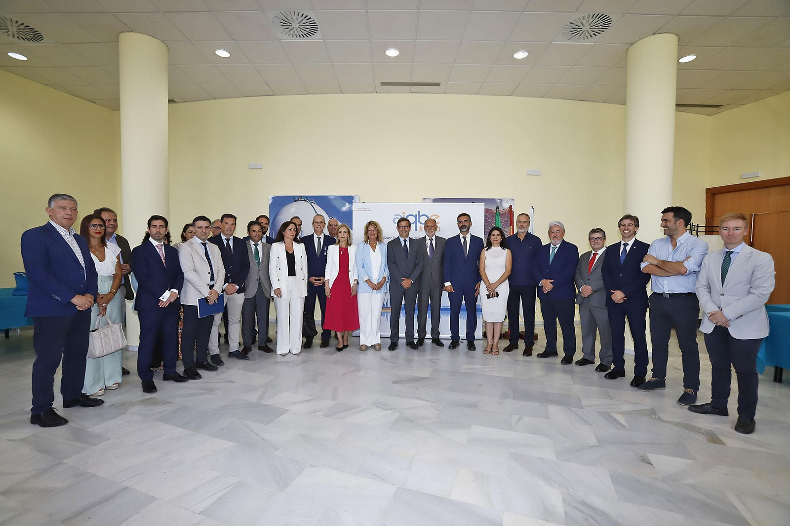 Imágenes de la Presentación de la memoria anual de la Asociación de Industrias Químicas, Básicas y Energéticas de Huelva (Aiqbe)