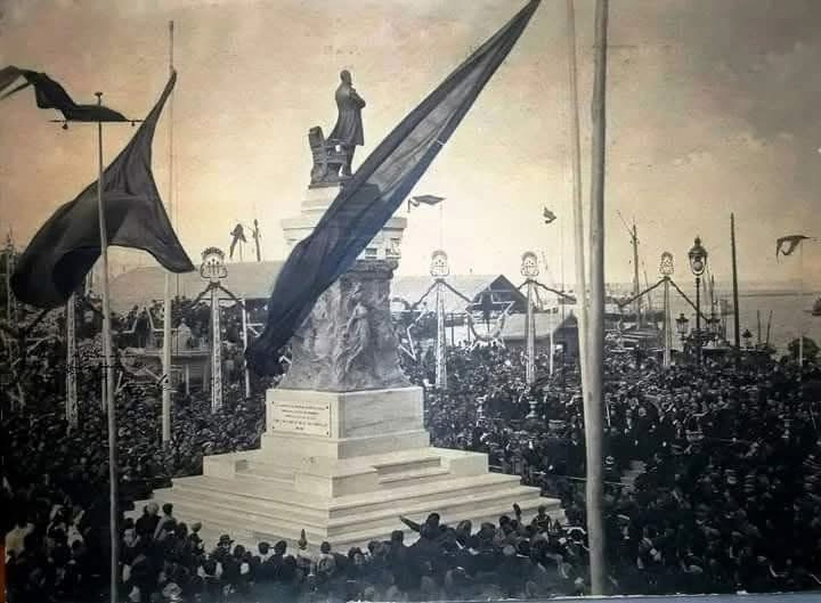 Inauguración del monumento a Moret