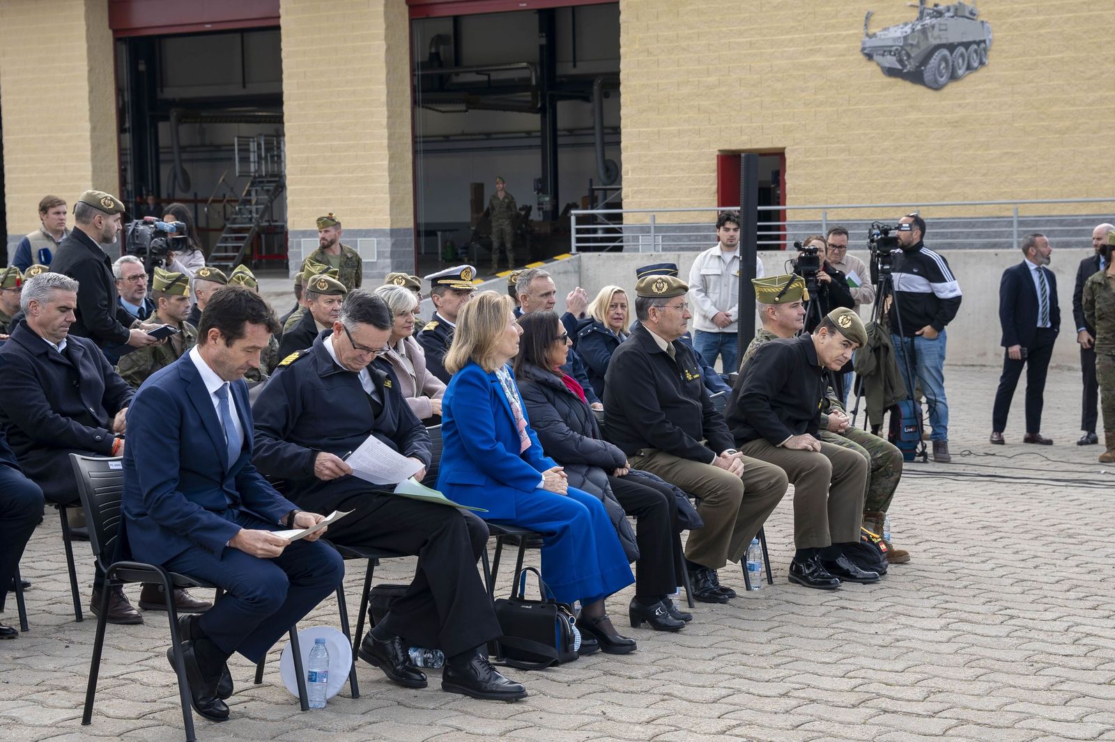Margarita Robles entrega en Viator los primeros vehículos 8x8 ‘Dragón’ al Ejército de Tierra