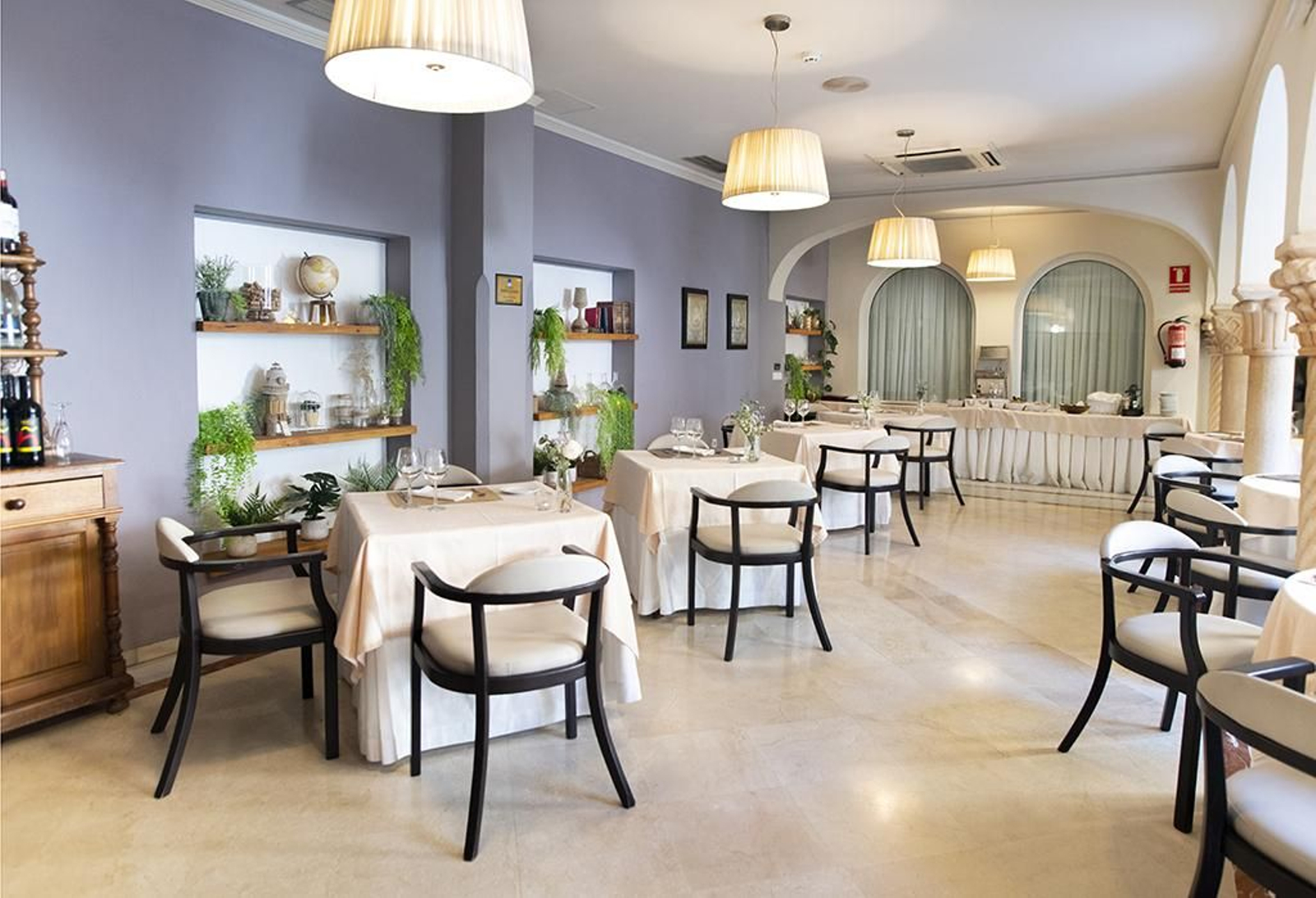 Los salones de este restaurante son muy acogedores.