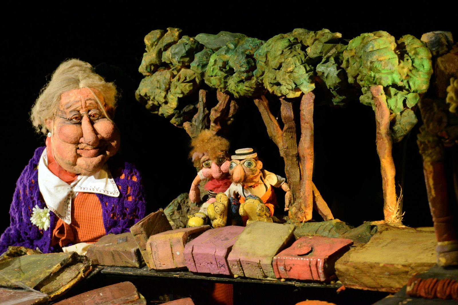 El montaje ‘Cuarto de cuentos’ de la compañía Tirititrán Teatro pasará por El Ejido, Albox y Carboneras.