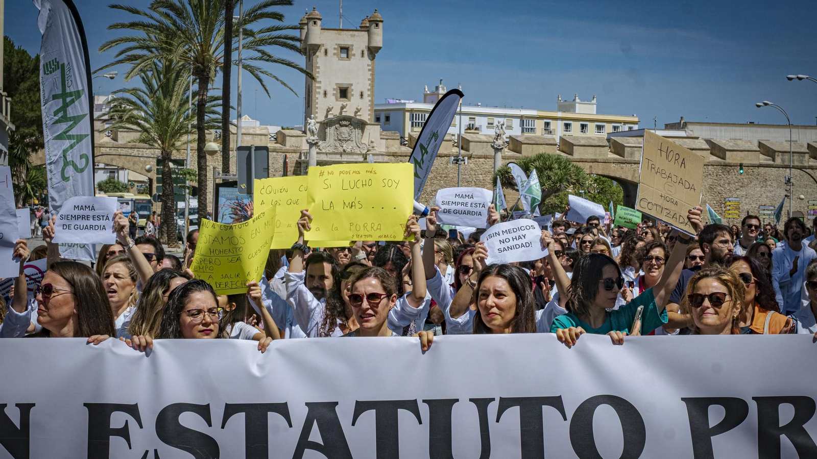 Las imágenes de la jornada de huelga de médicos en Cádiz