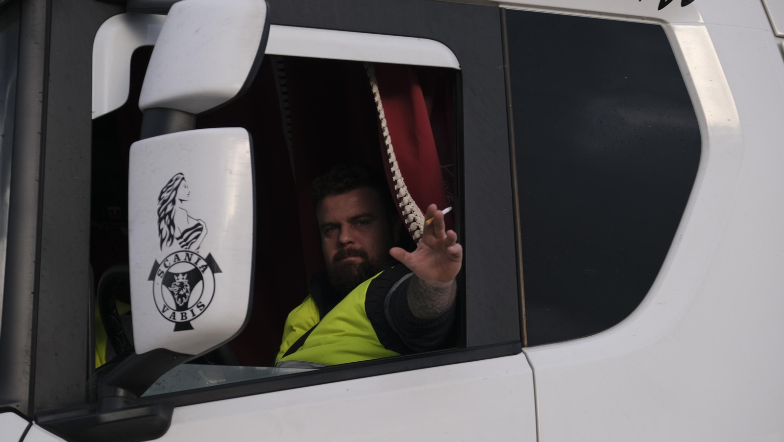Fotogalería de la protesta de los camioneros de Almería
