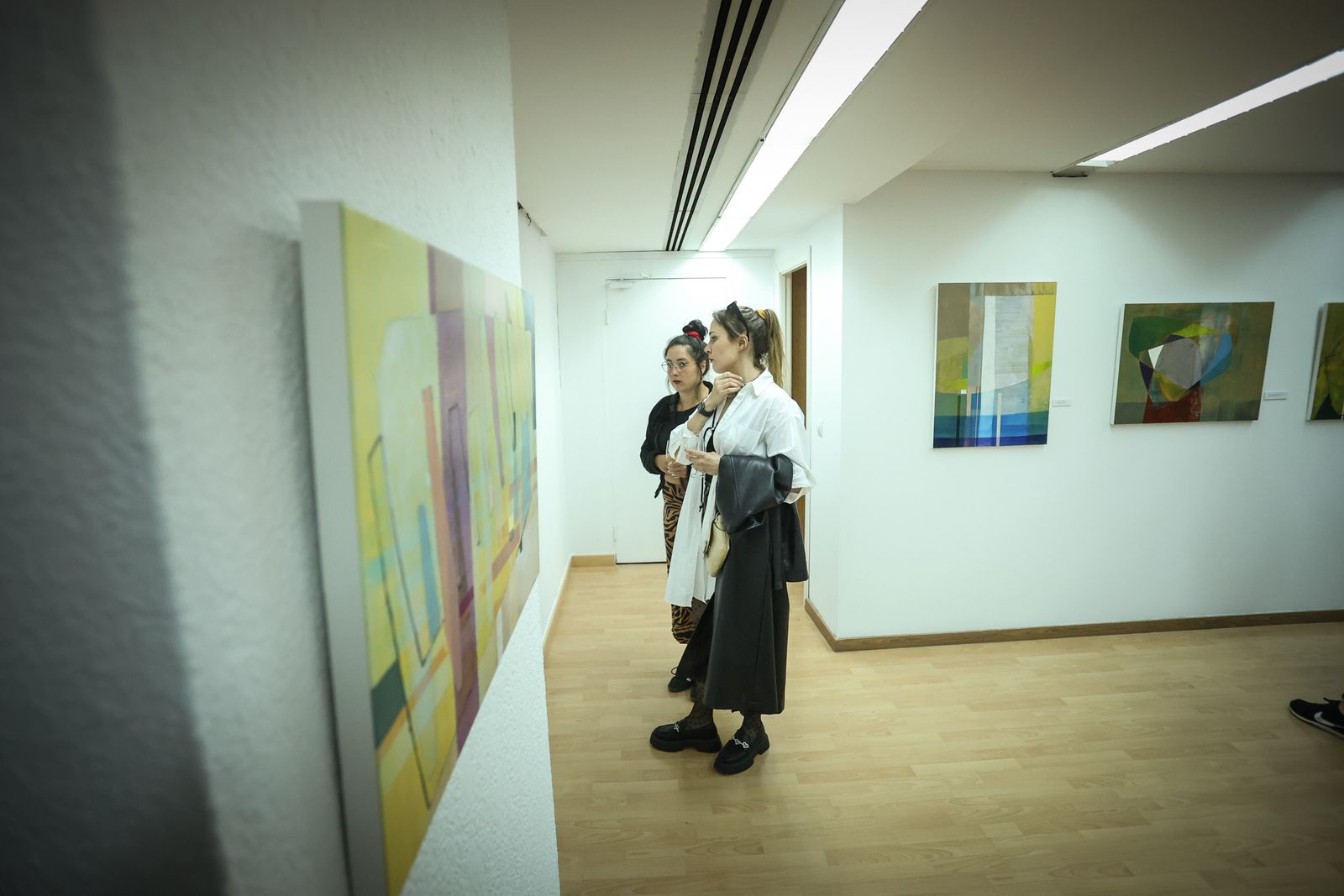 Imágenes de la inauguración de la exposición de Pepe Márquez en la sala ArteAdiario