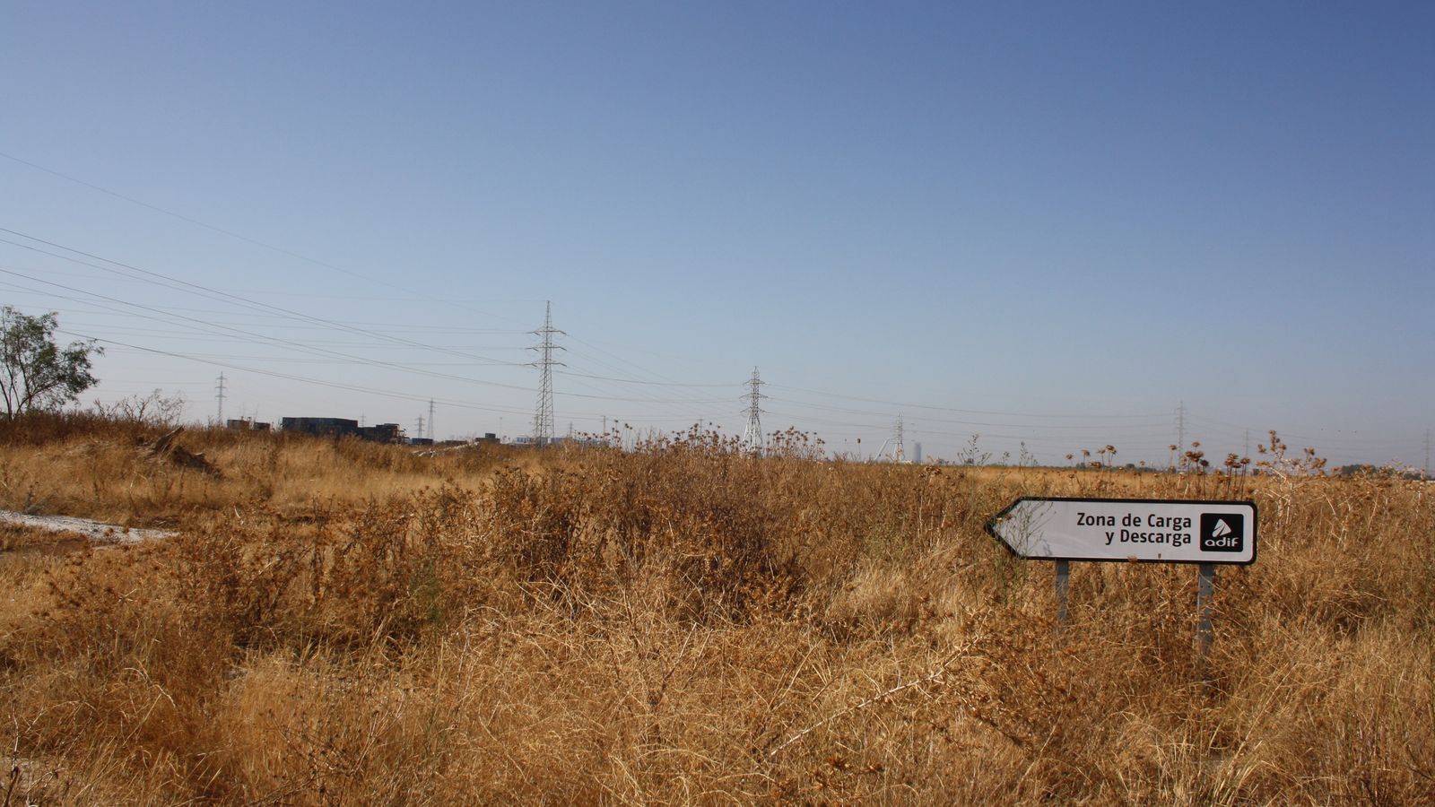 Estado actual de la zona logística de Majarabique donde únicamente está urbanizada la plataforma intermodal del Puerto de Huelva