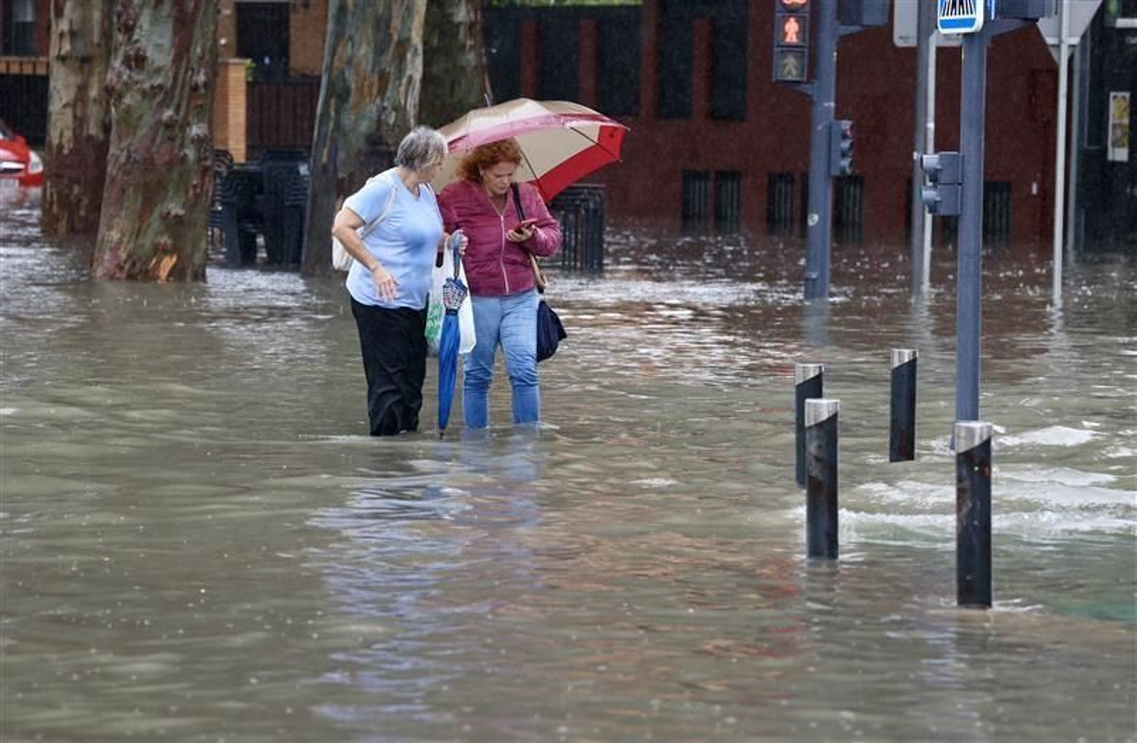 Lluvia en las calles de Sevilla