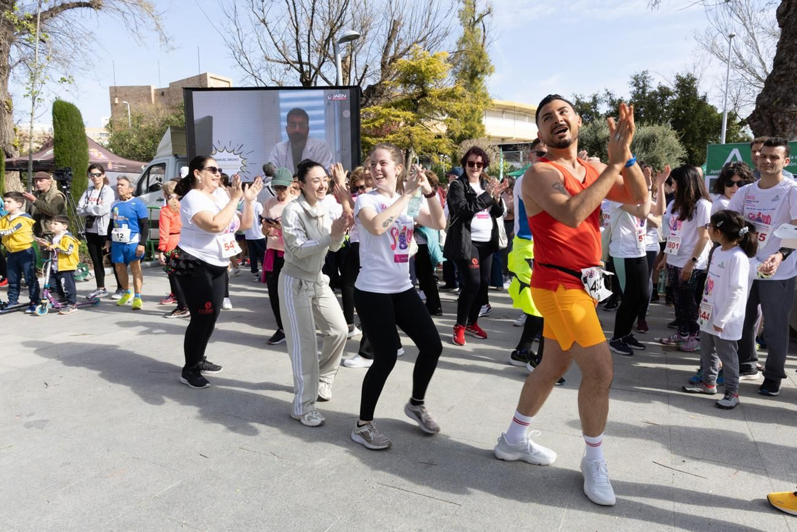 Más de 2.100 participantes corren  para promover la salud en Jaén, en imágenes (2)