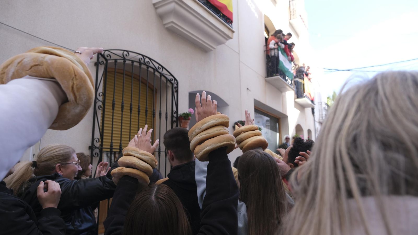 Procesión de San Sebastián y tirada de roscos en Lubrín, en imágenes