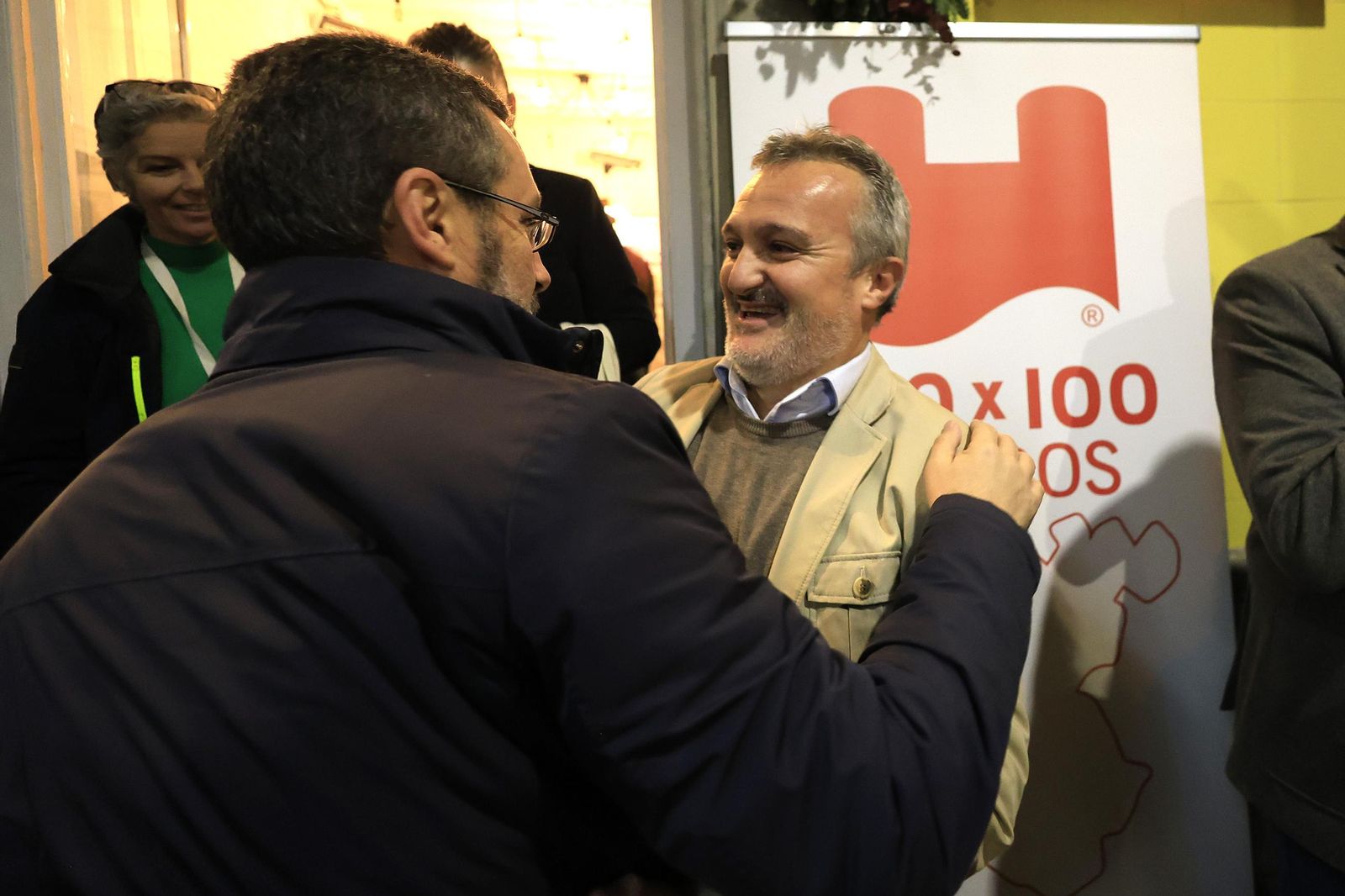 Las fotos de la presentación de 100x100 Unidos por Tarifa