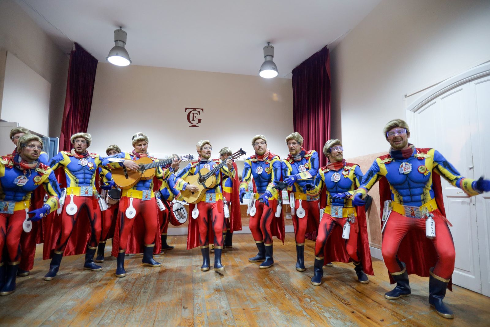 'Los super-ego', en camerinos.