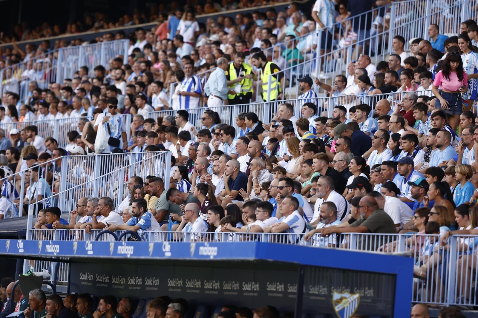 Búscate en las gradas de La Rosaleda durante el Málaga-Cádiz