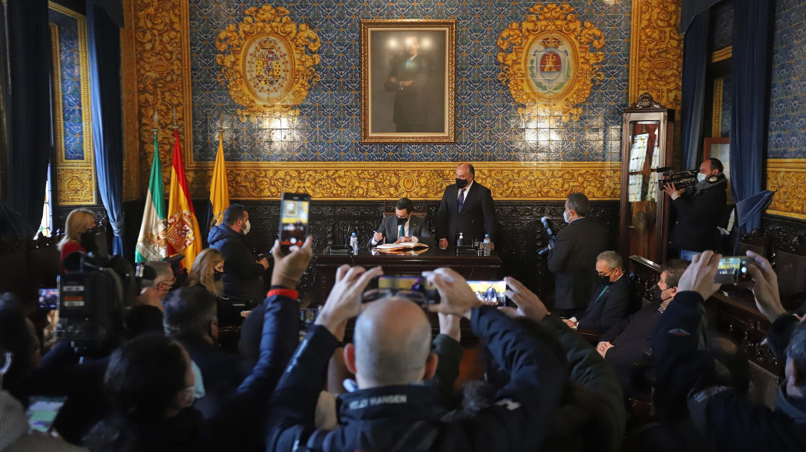 Visita de Juanma  Moreno al Ayuntamiento de Algeciras