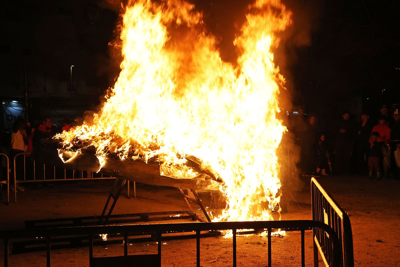 Imágenes de la quema del choco en Huelva
