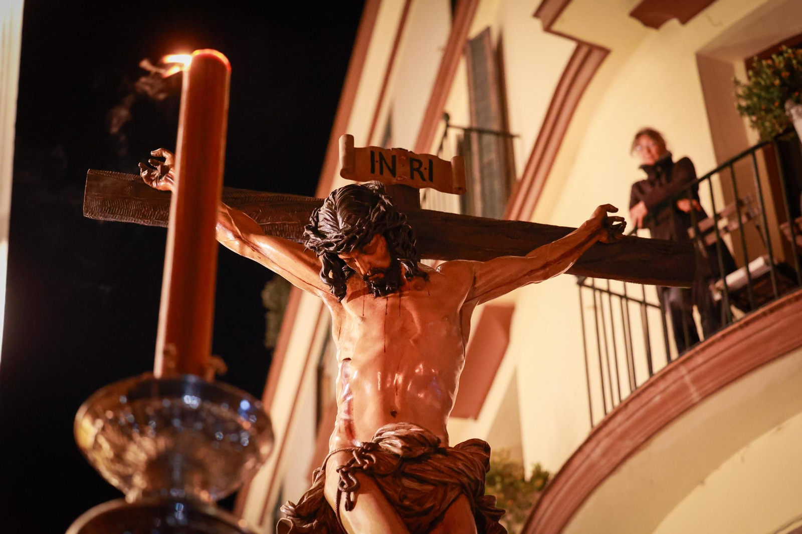 Imágenes de la salida de Buena Muerte en la Semana Santa de Cádiz 2025