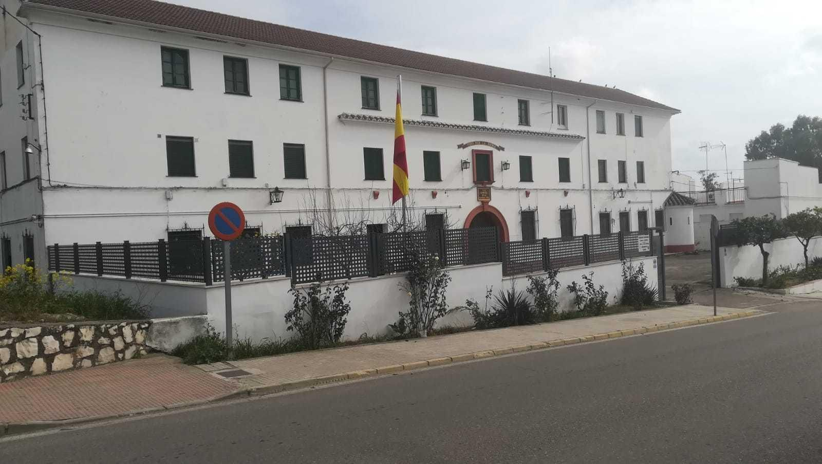 Exterior del cuartel de la Guardia Civil de Bujalance.