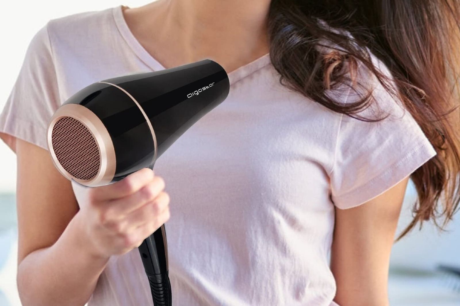 El secador de pelo iónico que está arrasando en ventas en Amazon, ¡ahora con un 54% de descuento!