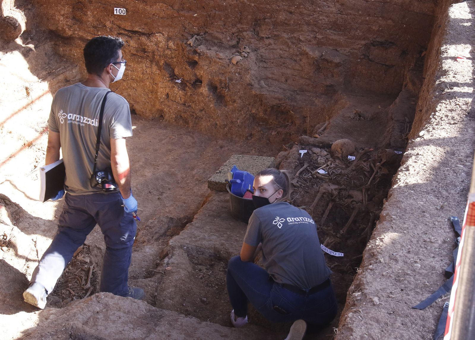 Visita a la fosa de Pico Reja