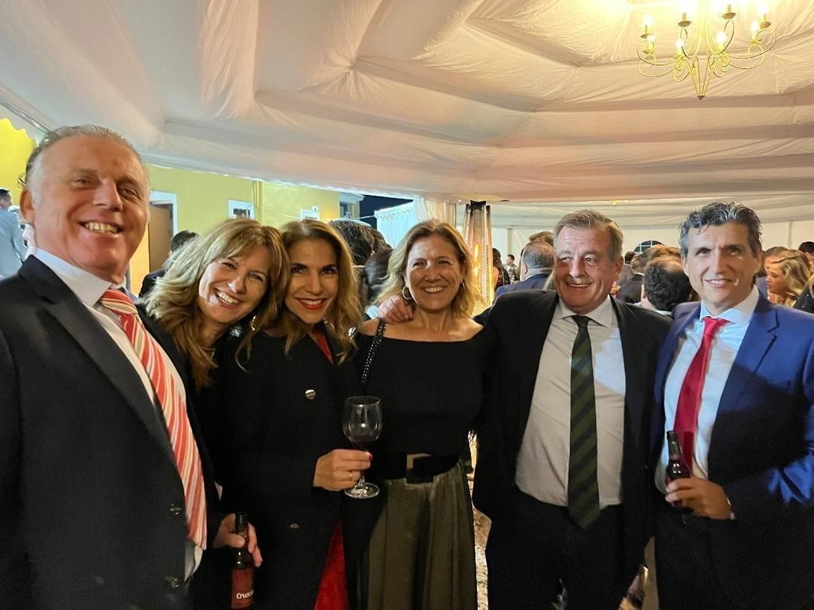 Coco Lavalle, Carmen Louzado, Claudia Gómez, Isa Cadenas, Alfonso Guillén y Carlos García coincidieron en el evento.