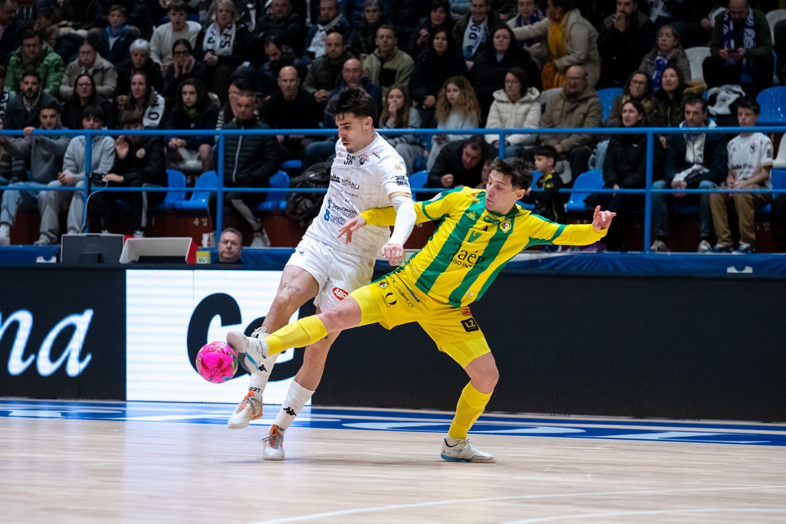 Gallegos y jiennenses protagonizaron un bronco encuentro en A Malata.