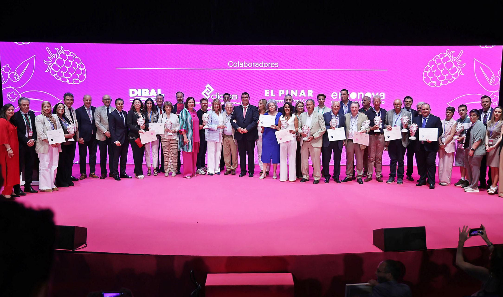 Imágenes de la entrega de  los entrega los II Premios Fresa en el Congreso de Frutos Rojos de Huelva