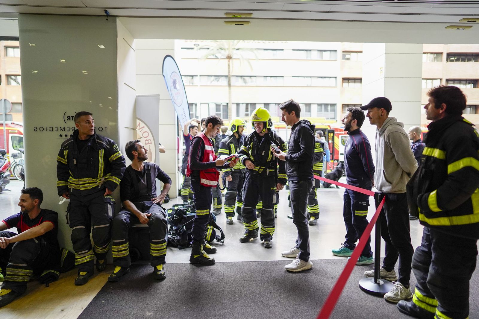 La cronoescalada de los bomberos en la Torre de los Remedios, todas las fotos