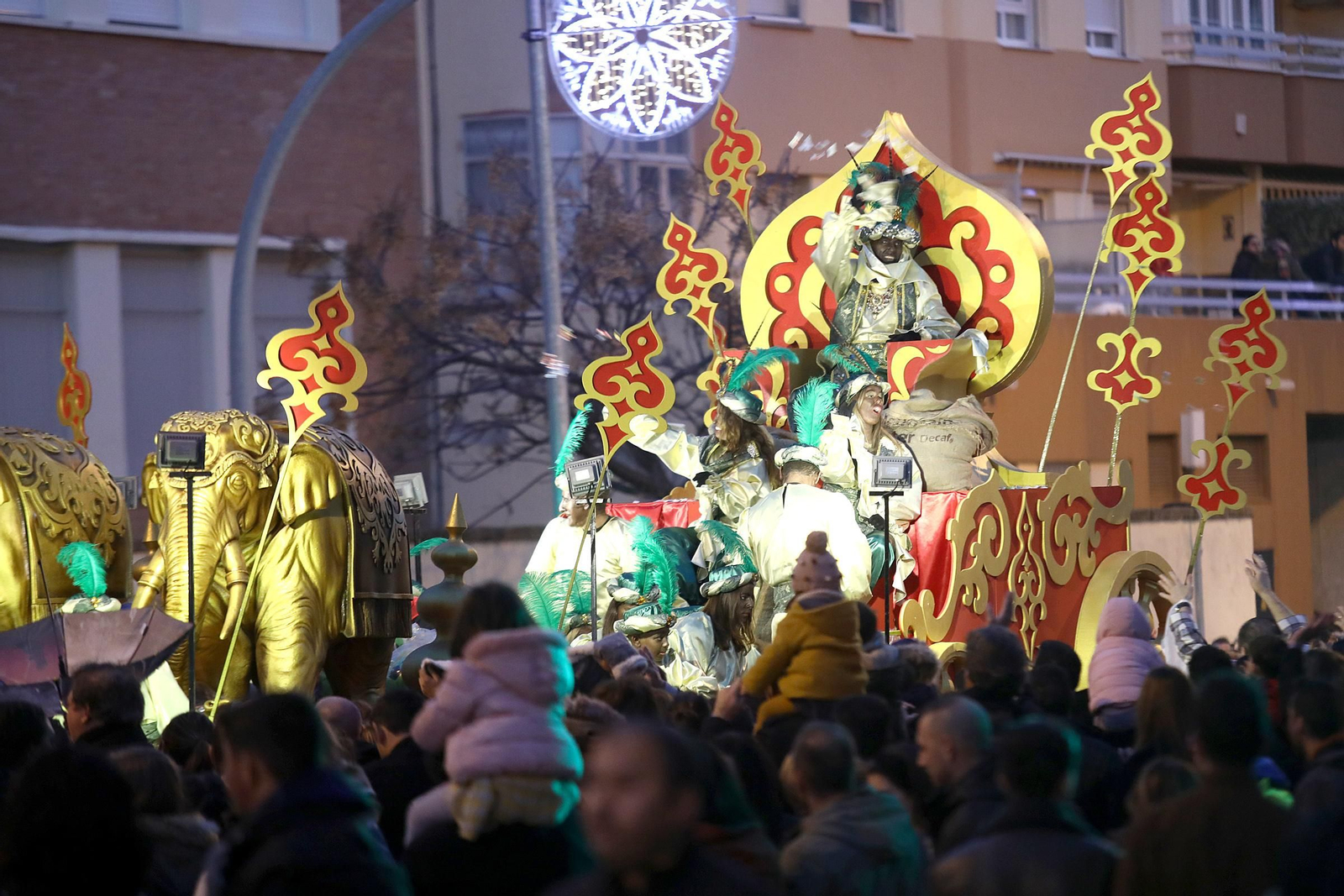 Las imágenes de la cabalgata de Reyes Magos de Cádiz