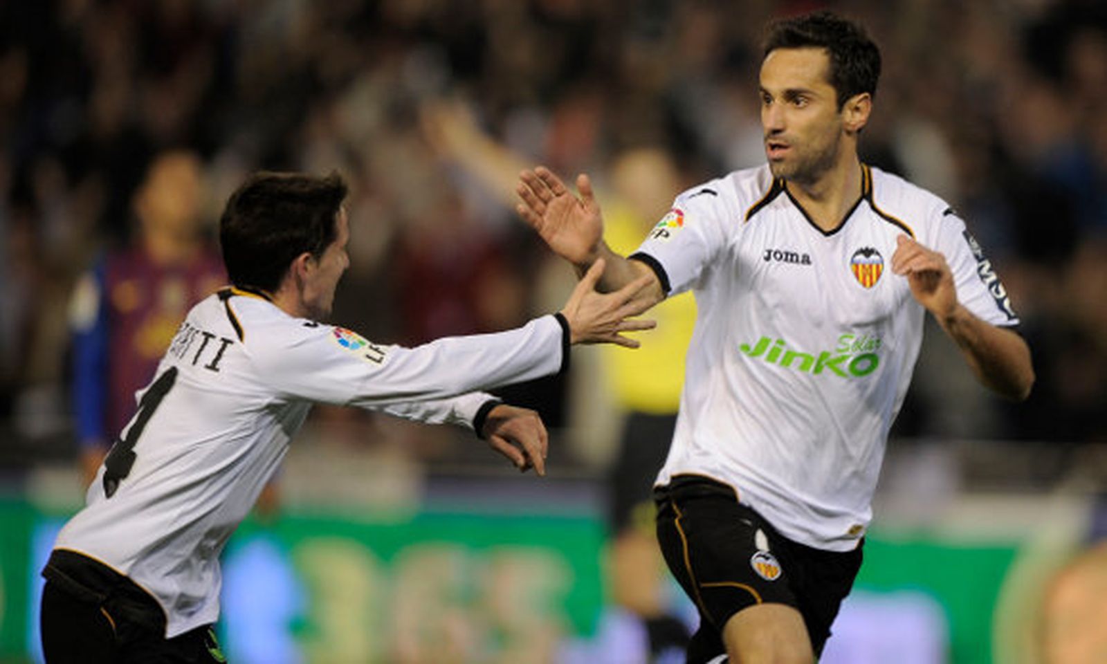 El Valencia saca garra y resiste al Barça (1-1)