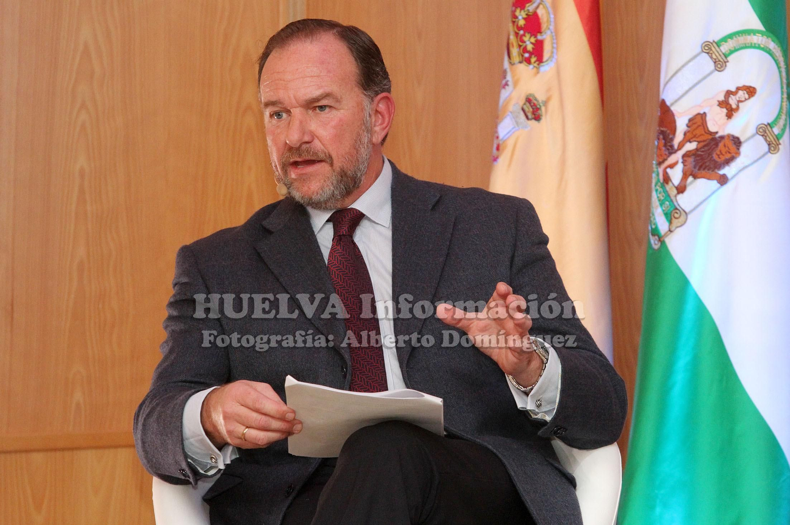 Mesa redonda en la FOE sobre retos y oportunidades de la transición energética, en imágenes