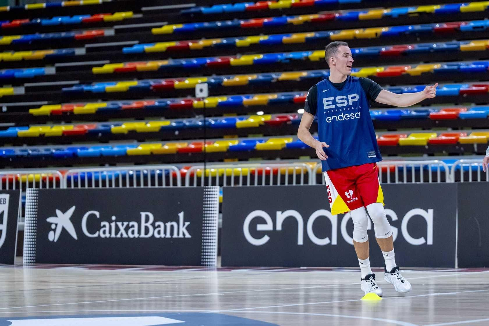 Alberto Díaz, Francis Alonso y Paco Aurioles, en la primera España de Chus Mateo