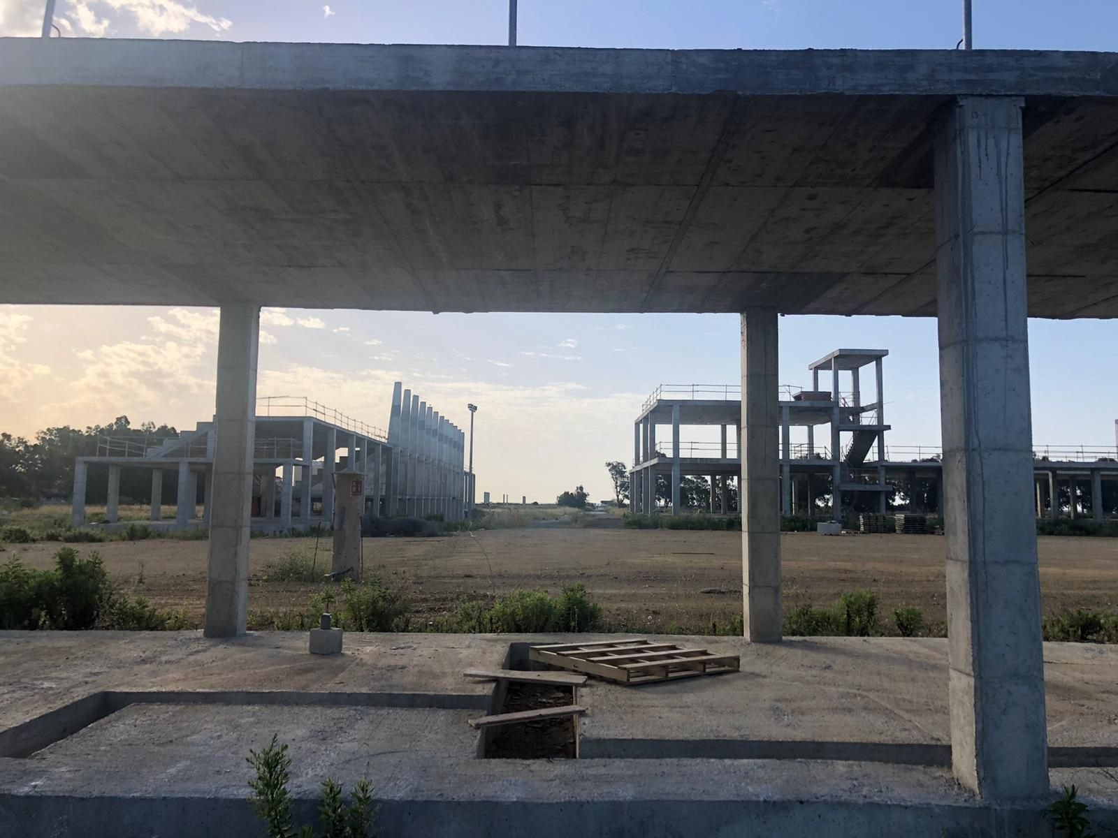 Las obras abandonadas de La Academia del Málaga en Arraijanal