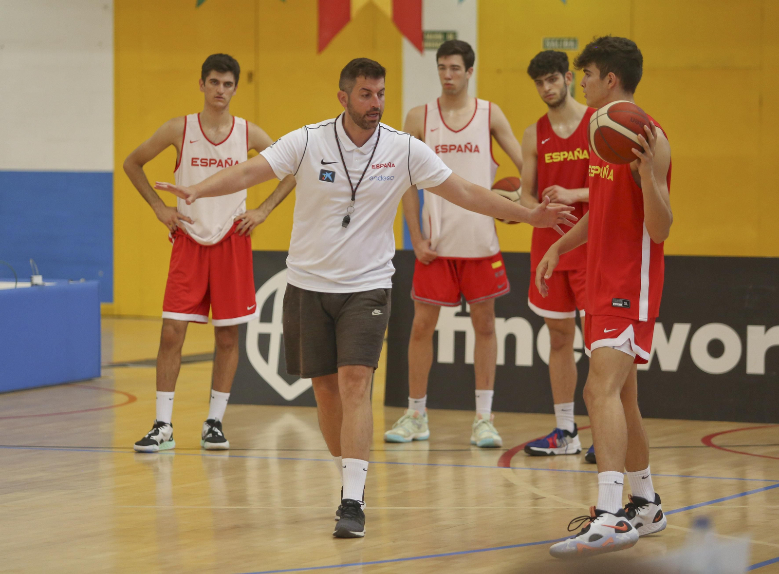 Las fotos de España sub 17 en Fuengirola