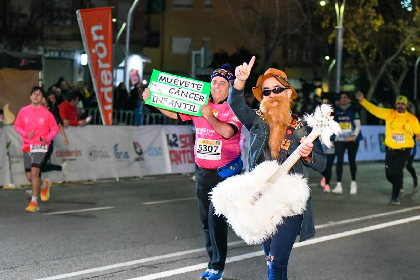 En imágenes: búscate en tu llegada a meta de la Carrera de San Antón 2025 (12)