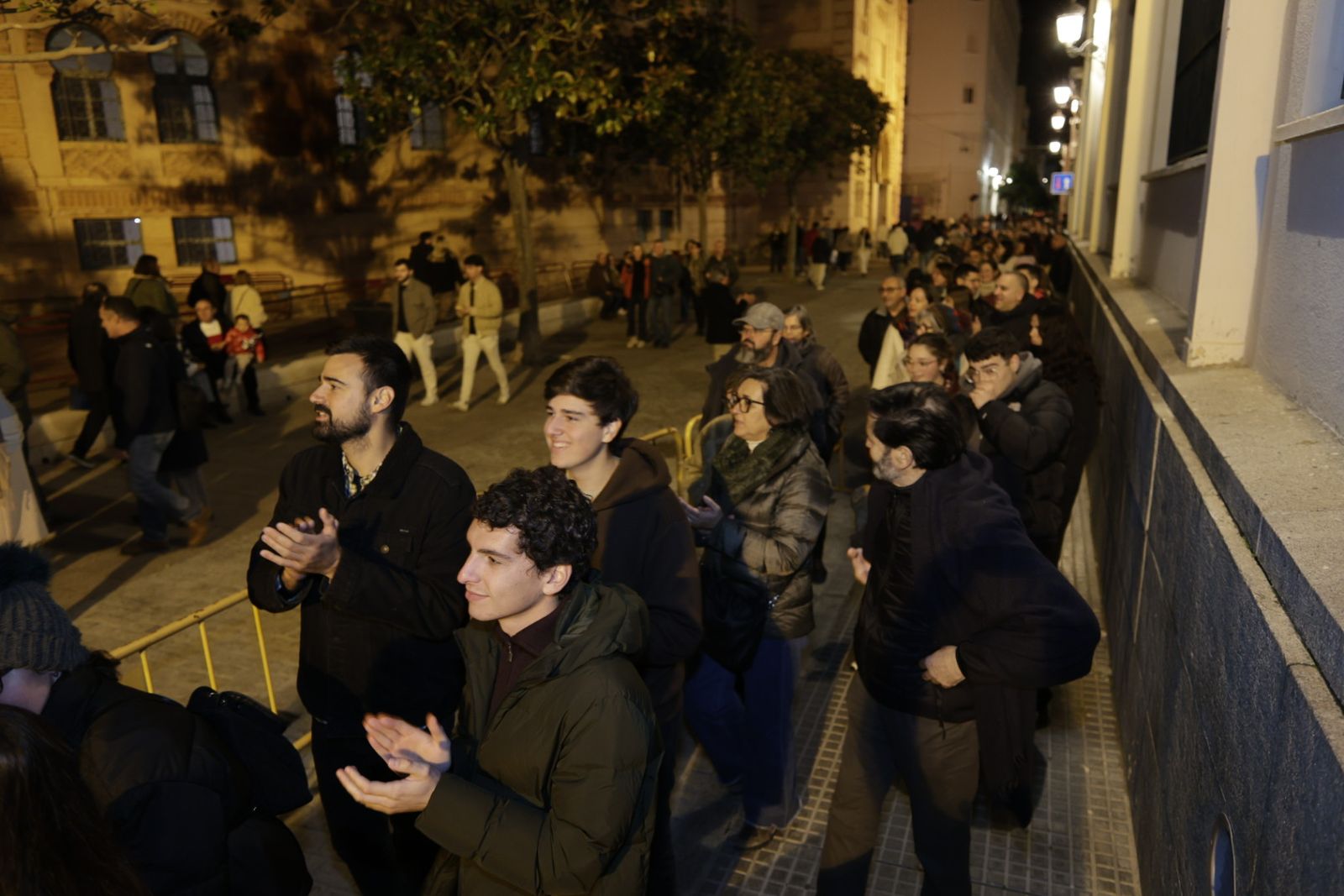 Las imágenes de la Pestiñada populatr del Carnaval de Cádiz 2026